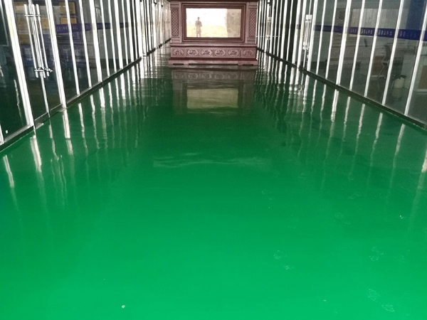 密封固化劑地坪和環(huán)氧地坪有什么不同？